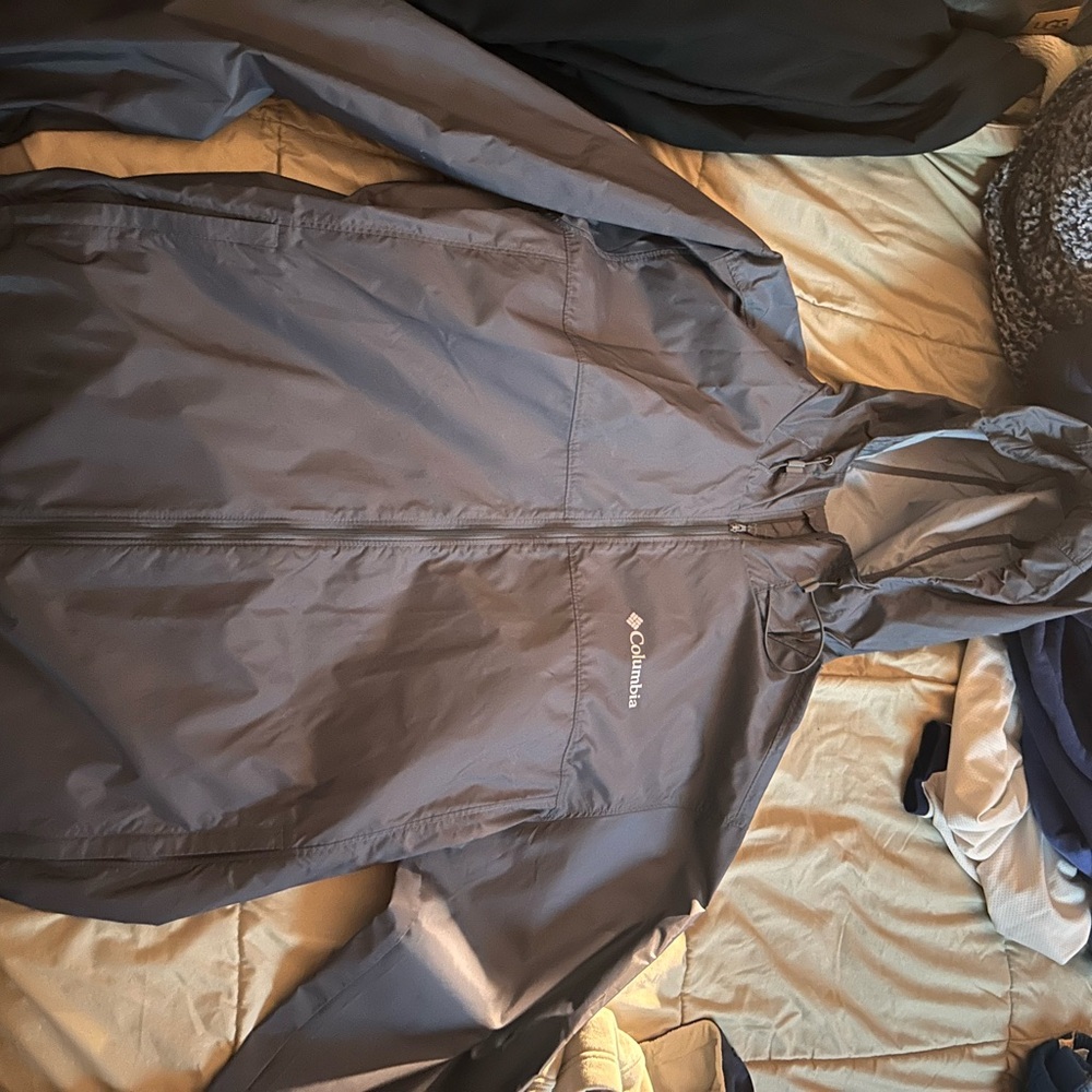 Columbia Gray Raincoat with Hood and Water-Resistant Material